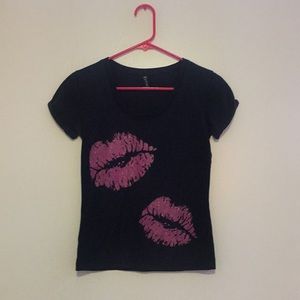 Cute Black Top W/ Glitter Lips Design